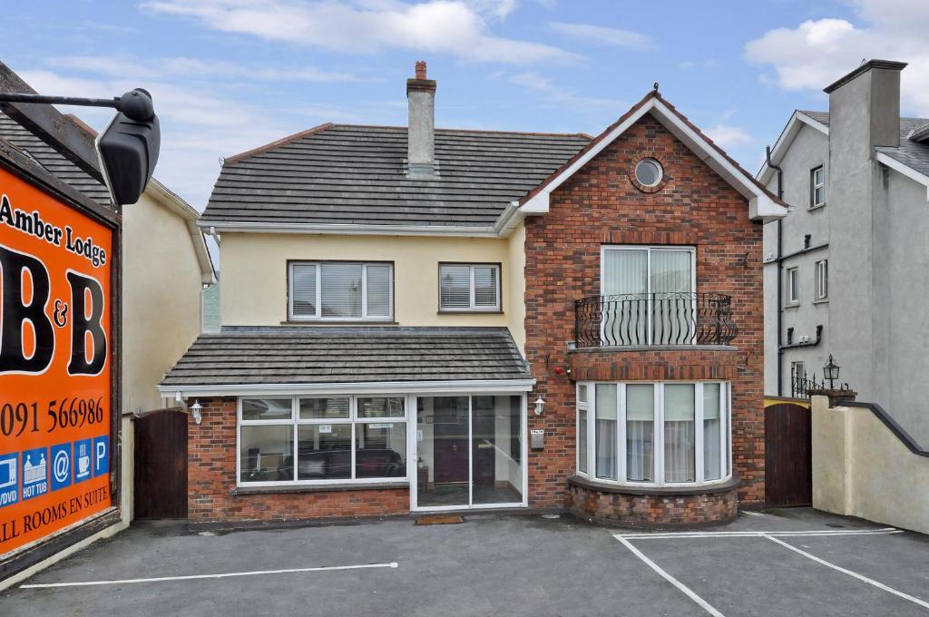 Amber Lodge Budget Accommodation Galway Extérieur photo