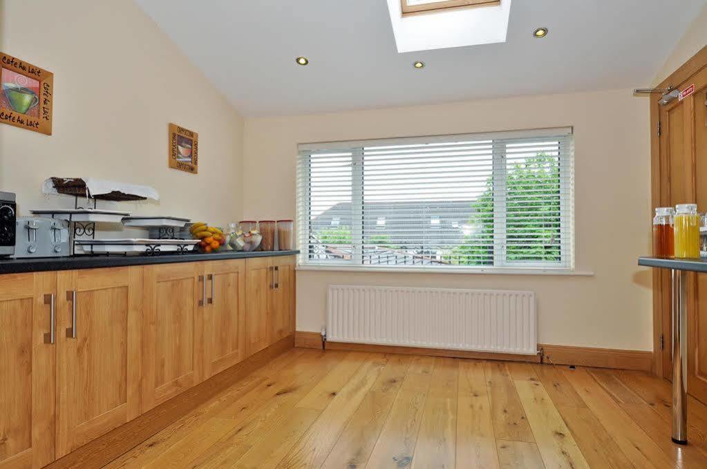 Amber Lodge Budget Accommodation Galway Extérieur photo