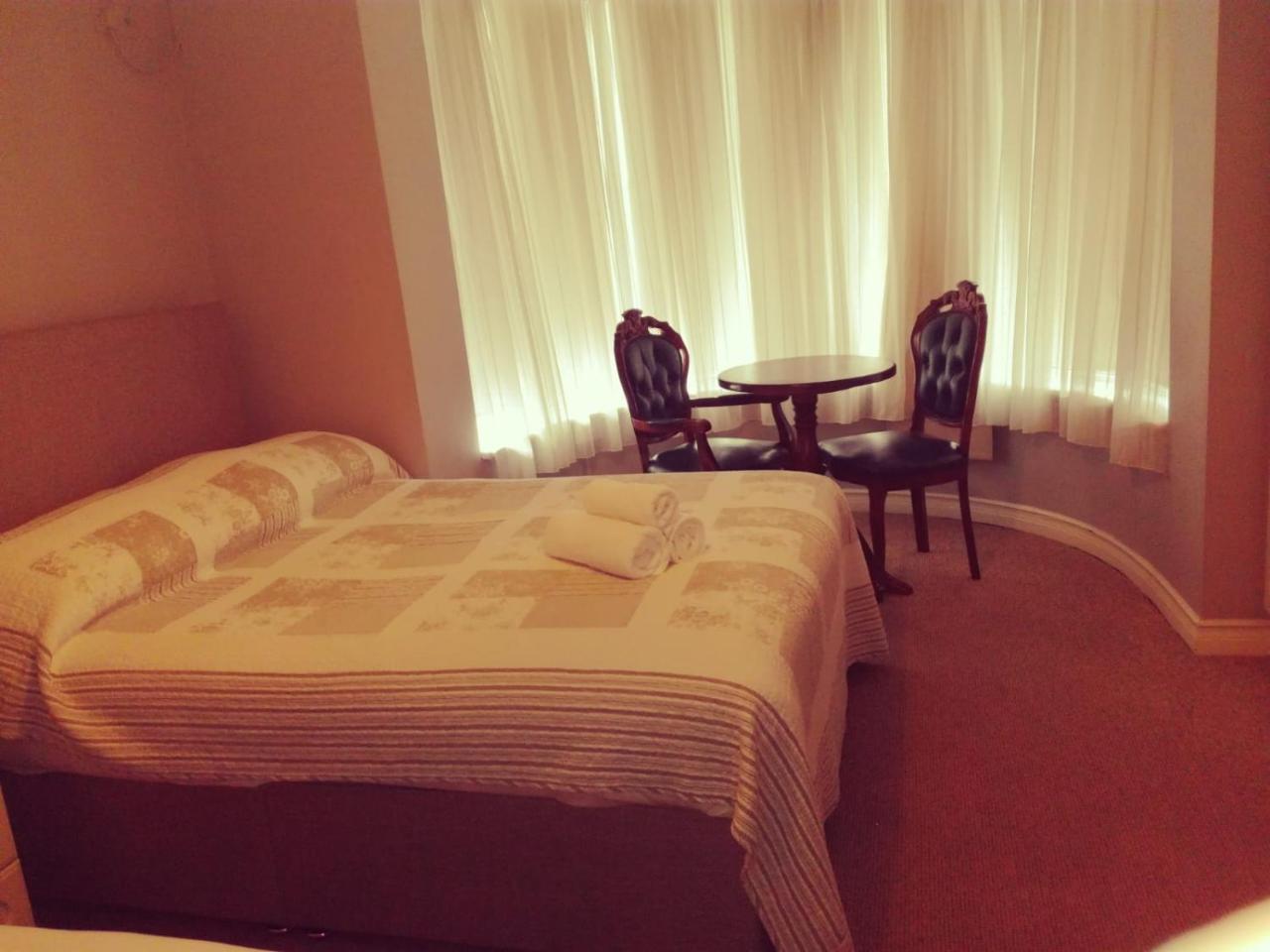 Amber Lodge Budget Accommodation Galway Extérieur photo